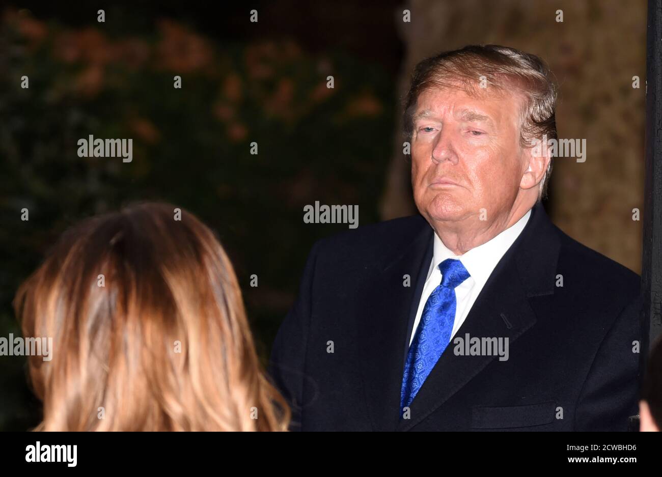 Foto von Präsident Donald Trump mit seiner Frau Melania Trump beim NATO-Gipfel in London, Dezember 2019 Stockfoto