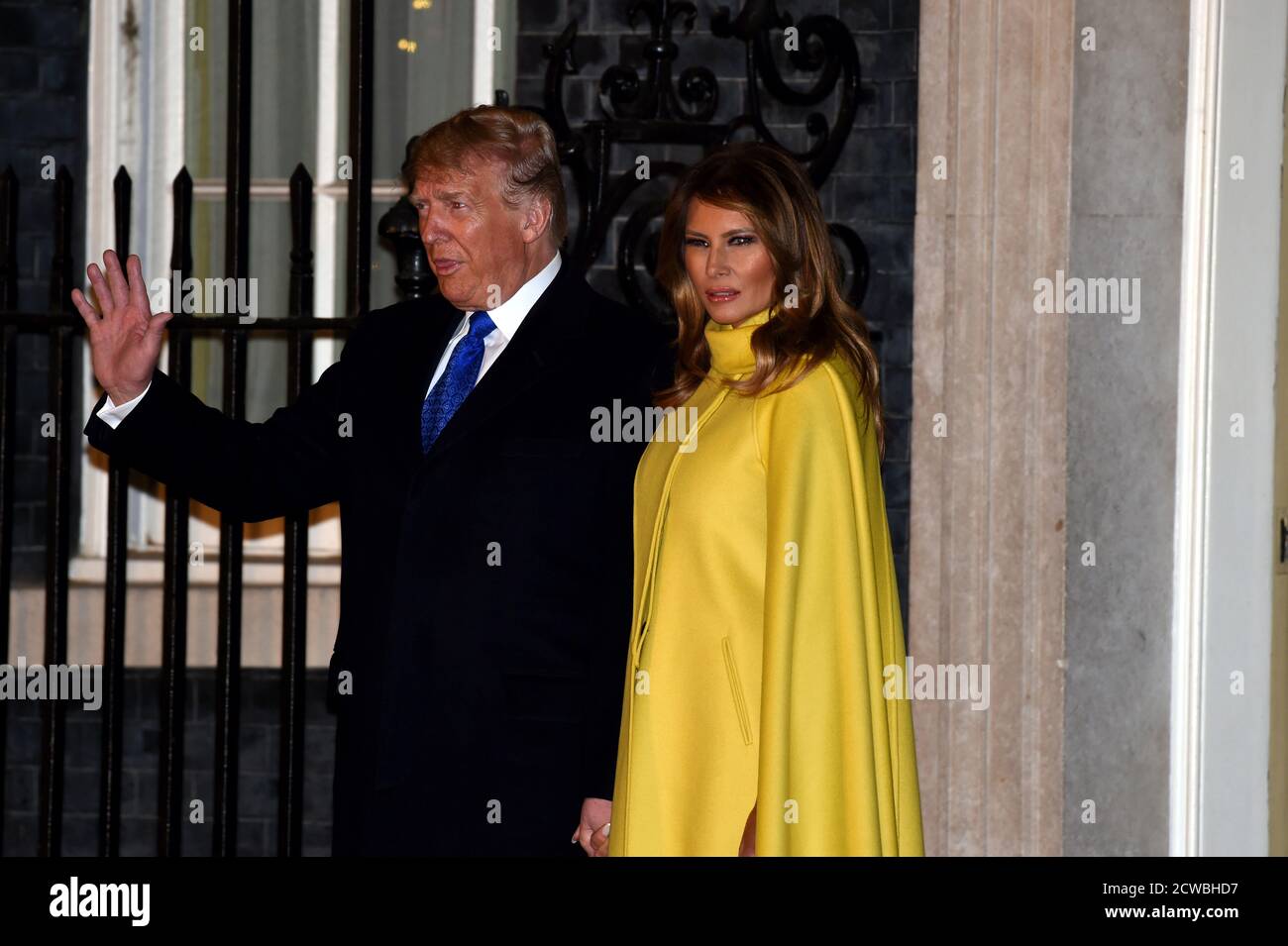 Foto von Präsident Donald Trump mit seiner Frau Melania Trump beim NATO-Gipfel in London, Dezember 2019 Stockfoto