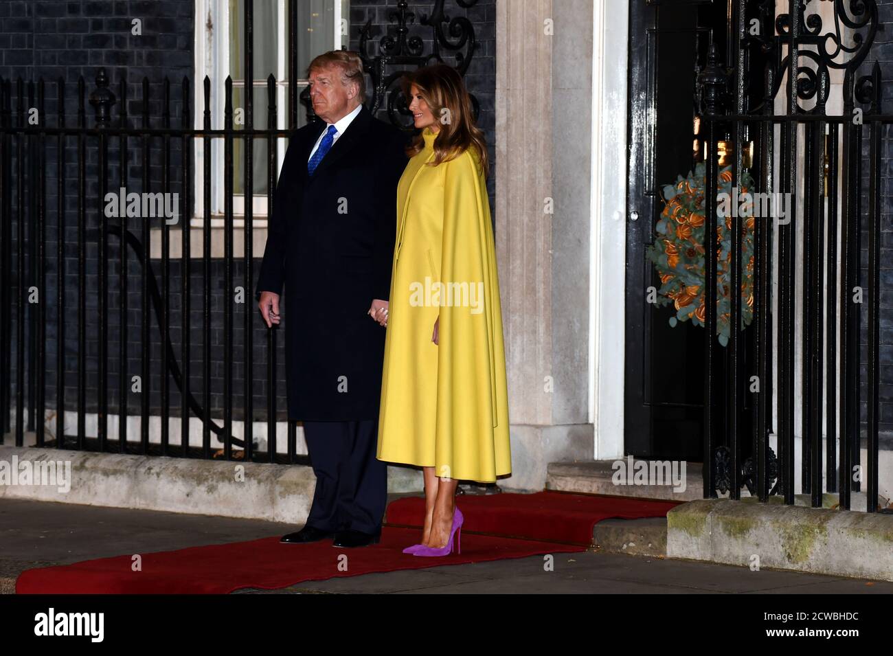 Foto von Präsident Donald Trump mit seiner Frau Melania Trump beim NATO-Gipfel in London, Dezember 2019 Stockfoto