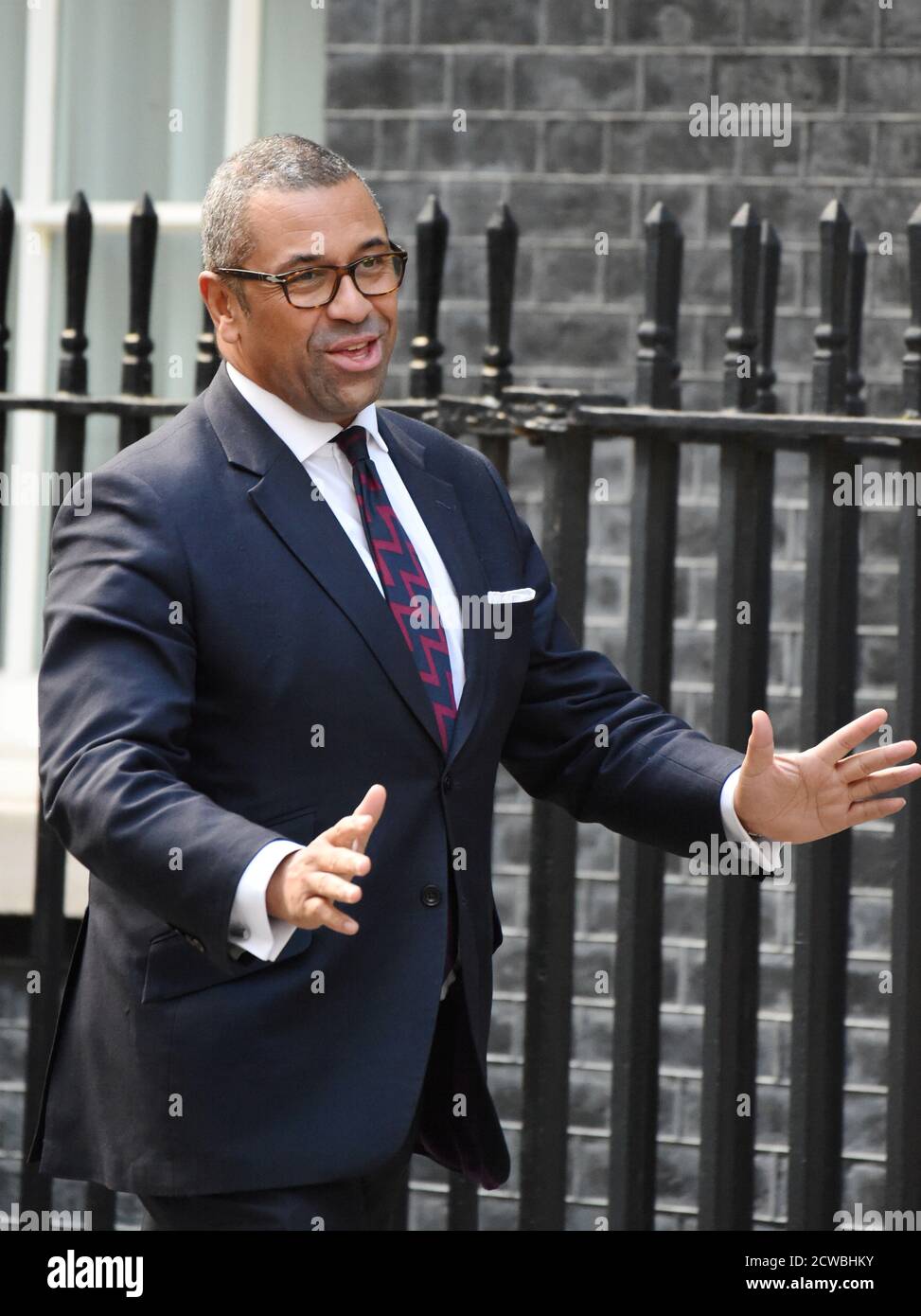 Foto von James geschickt. James Spencer Cleverly (1969-) ein britischer konservativer Politiker, der seit 2019 neben Ben Elliot als Co-Vorsitzender der Konservativen Partei und seit 2015 als Parlamentsmitglied für Braintree tätig ist. Zuvor war er von 2018 bis 2019 stellvertretender Vorsitzender der Konservativen Partei Stockfoto
