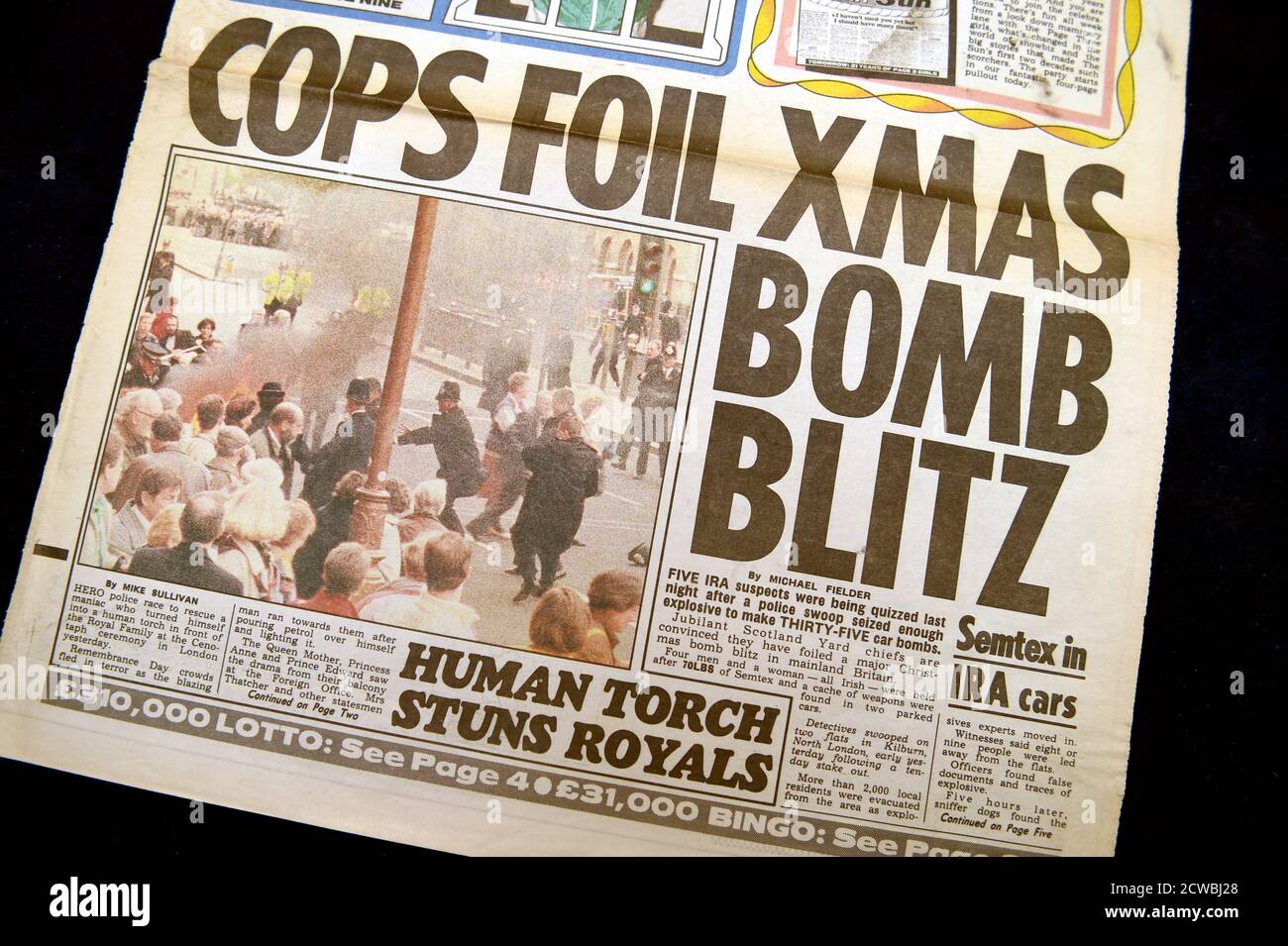 Titelseite der Zeitung Sun berichtet über die Polizei, die IRA-Angriffe vereitelt. Stockfoto