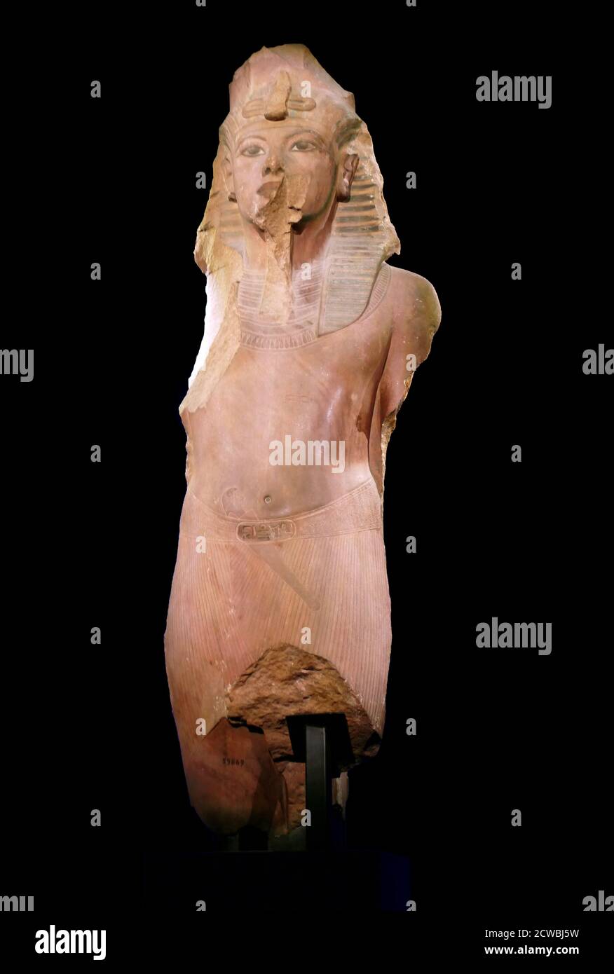 Kolossalquarzit bemalte Statue von König Tutanchamun später von König Ay und König Horemheb usurpiert. Herrschaft von Tutanchamen 1326 v. Chr. Stockfoto