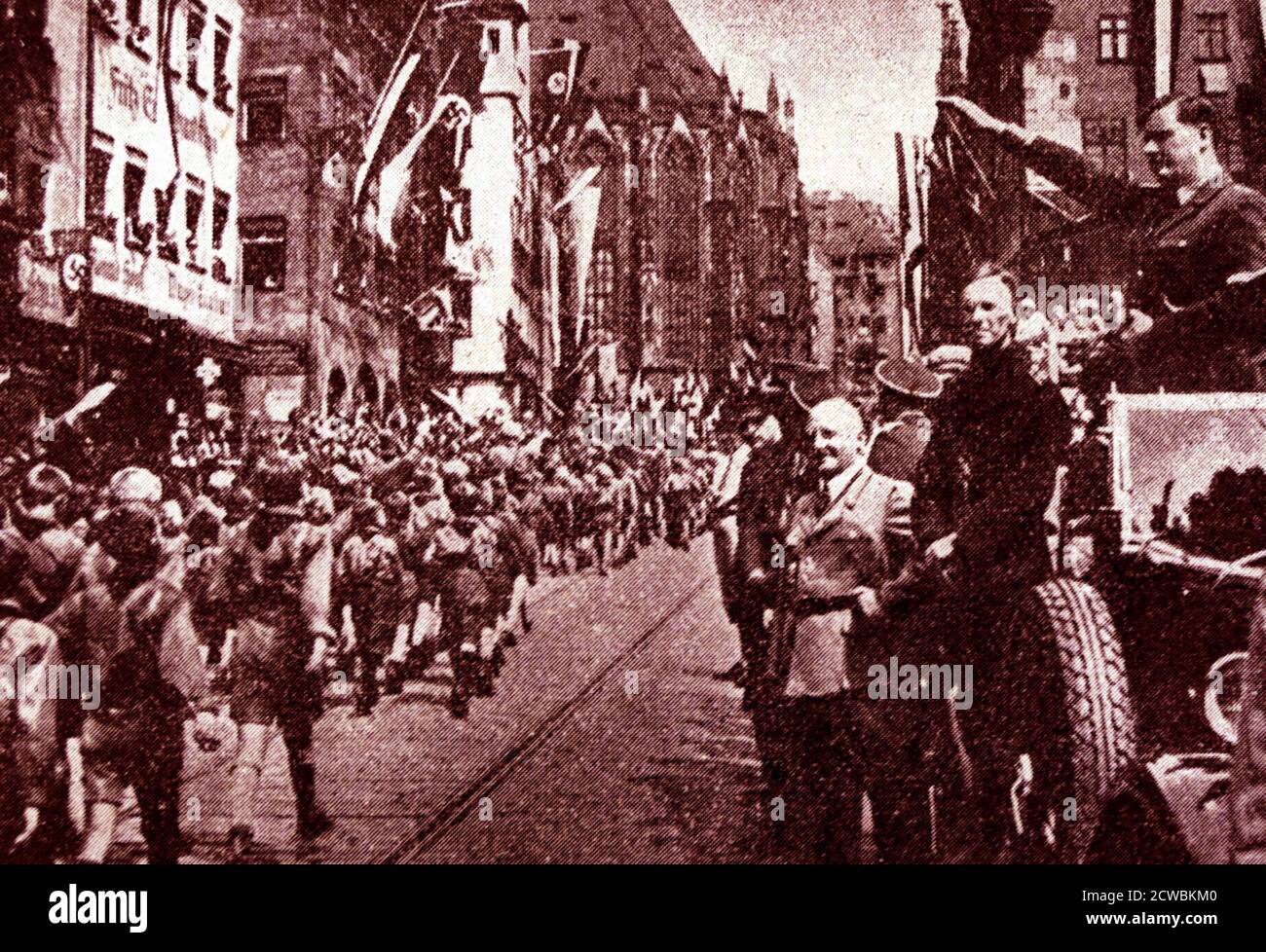 Schwarz-Weiß-Foto einer Demonstration der Hitlerjugend vor Baldur von Schirach. Stockfoto