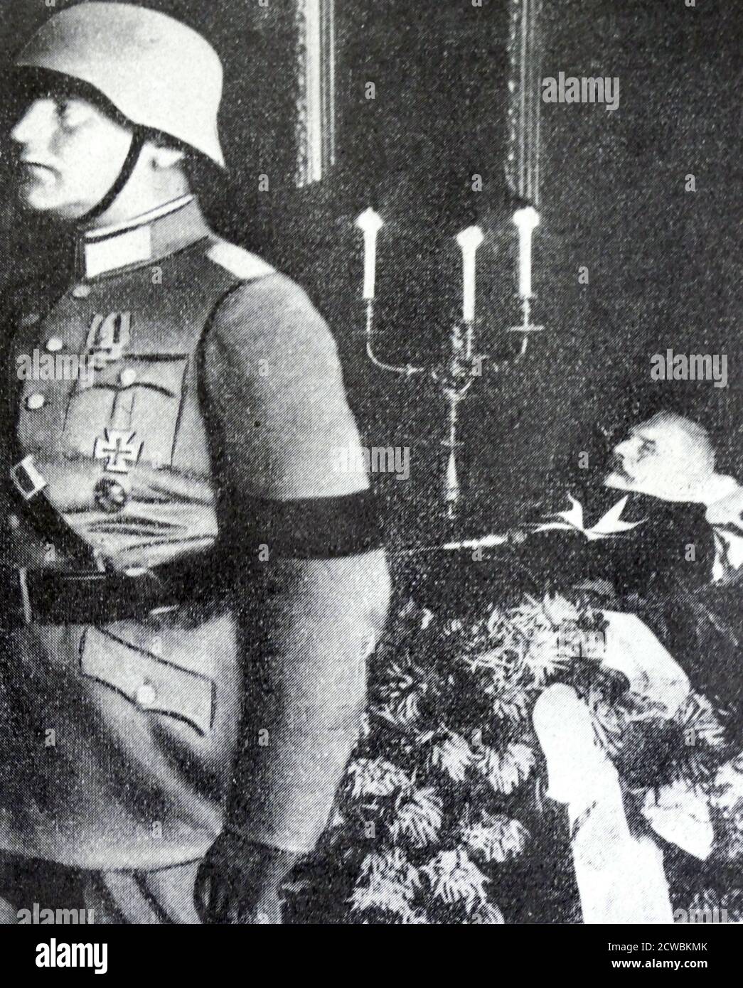 Schwarz-Weiß-Foto von Paul von Hindenburg (1847-1934), der nach seinem Tod in Zustand war. Stockfoto