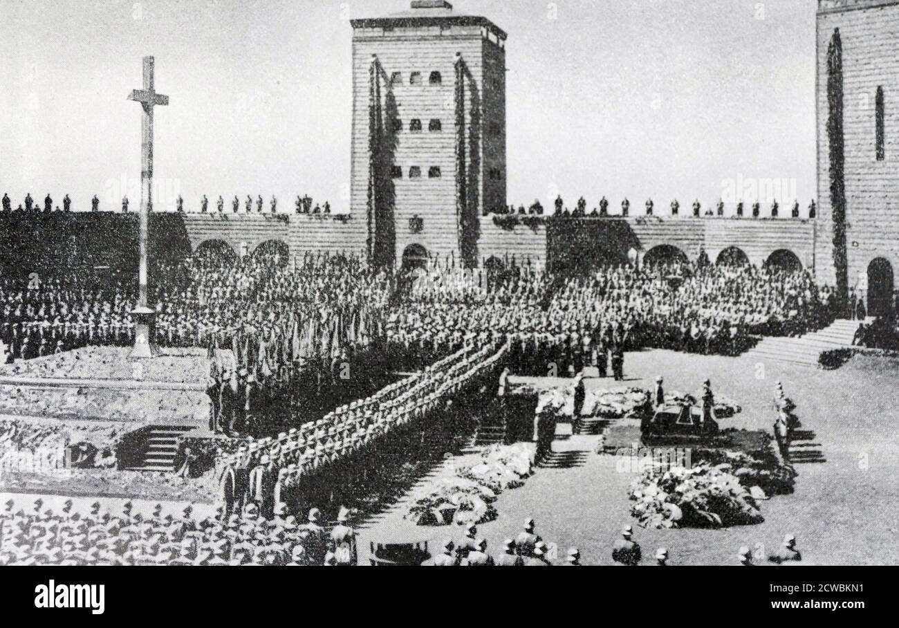 Schwarz-Weiß-Foto der Trauerprozession von Paul von Hindenburg (1847-1934), August 1934. Stockfoto