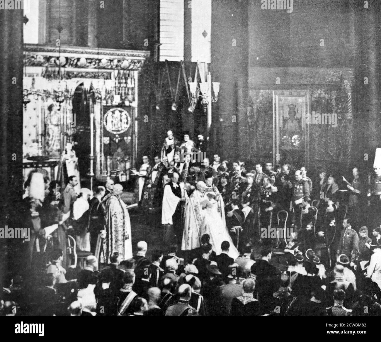 Schwarz-Weiß-Foto aus dem Inneren der Westminster Abbey während der Hochzeit von Prinz George, Herzog von Kent (1902-1942) und Prinzessin Marina von Griechenland (1906-1968); die Ehe fand am 29. November 1934. Stockfoto