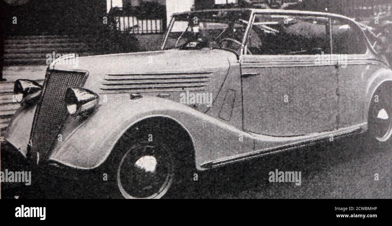Schwarz-Weiß-Foto in Bezug auf die Leistungen in der Automobilherstellung im Jahr 1938; der Citroen 11 Cabriolet. Stockfoto