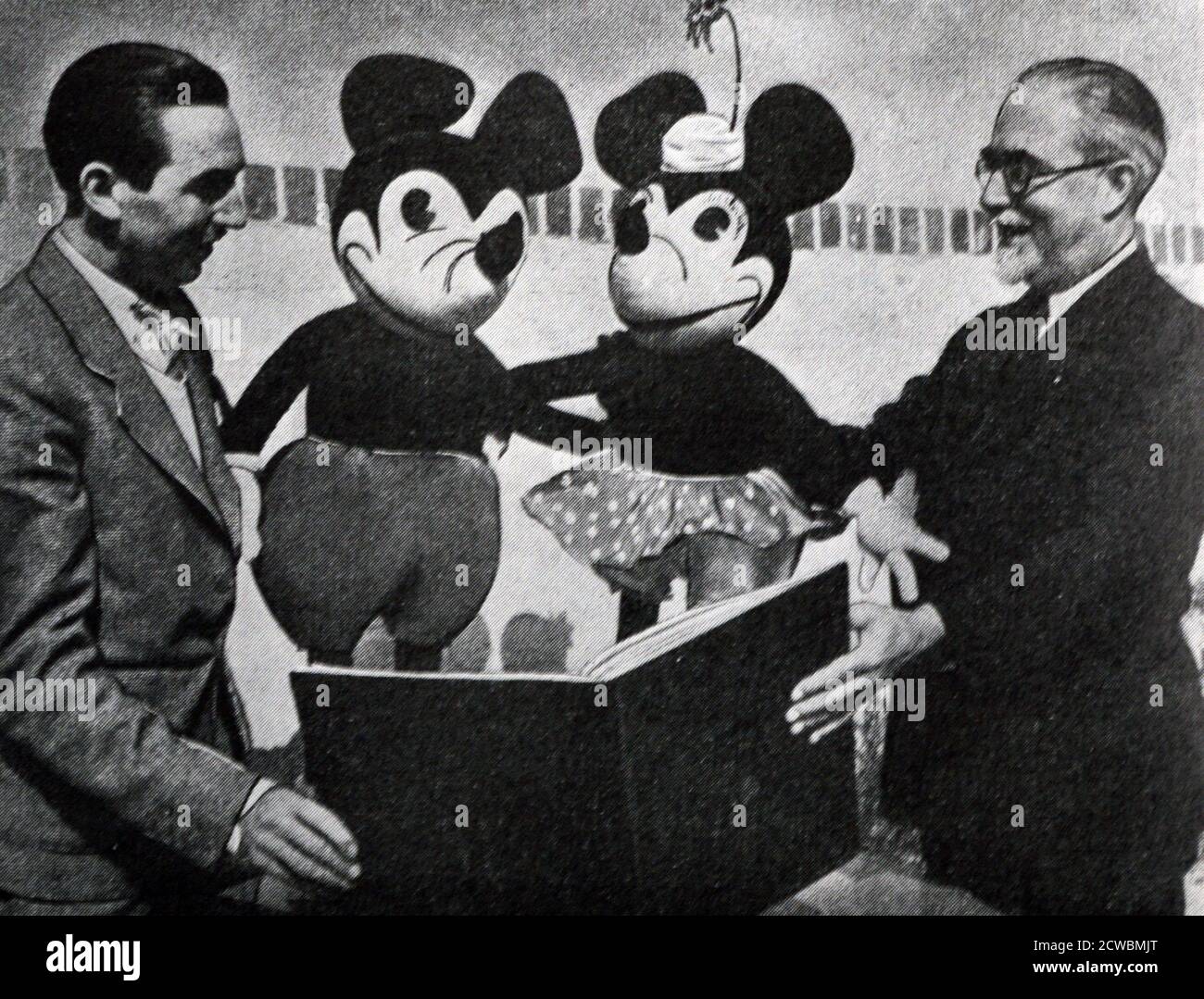 Schwarz-Weiß-Foto von Mickey und Minnie Maus, legendäre Charaktere von Walt Disney. Stockfoto