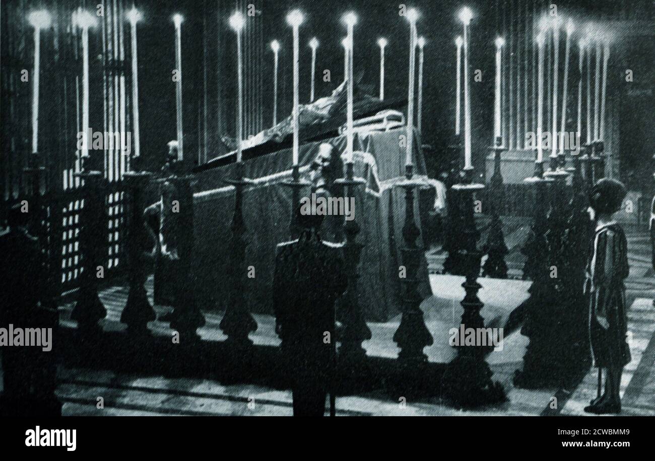 Schwarz Weiss Korper Stockfotos Und Bilder Kaufen Alamy