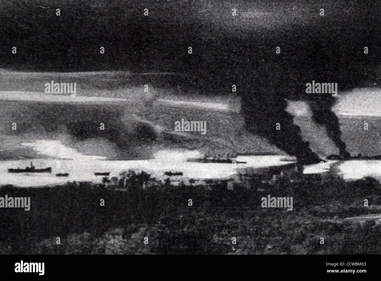 Schwarz-Weiß-Fotografie des Zweiten Weltkriegs (1939-1945); griechische und britische Marineschiffe werden von der Luftwaffe vor der Küste Kretas bombardiert. Stockfoto