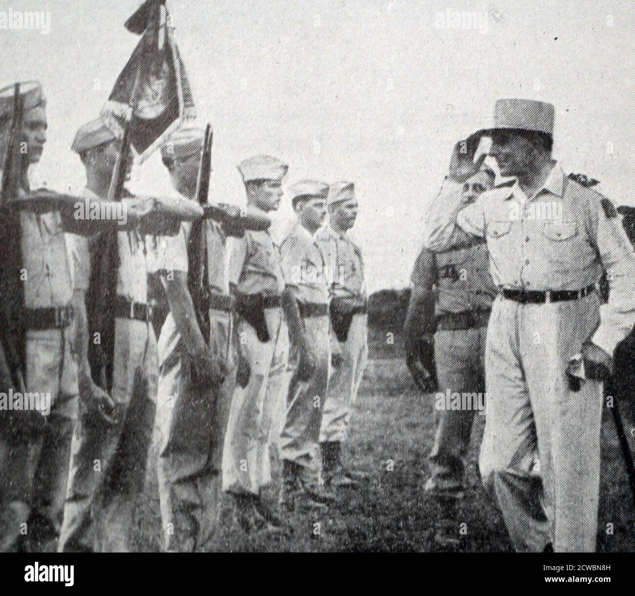 Schwarz-Weiß-Foto von drei großen Führern; General Jean de Lattre de Tassigny (1902-1947), hoher Kommissar von Indochina. Stockfoto