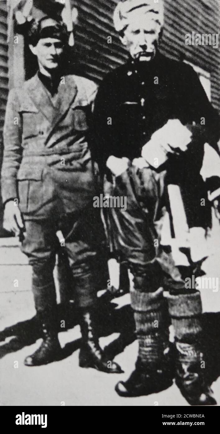 Roald Amundsen (1872 - c. 18. Juni 1928) Norwegischer Forscher der Polarregionen und eine Schlüsselfigur des heroischen Zeitalters der Antarktisforschung. Von 1903 bis 1906 führte er die erste Expedition durch die Nordwest-Passage auf dem Seeweg und 1911 die erste Expedition zum Südpol. Er leitete die erste Expedition, die 1926 nachweislich den Nordpol in einem Luftschiff erreicht hat. Er verschwand während einer Rettungsaktion für das Luftschiff Italia im Jahr 1928. Stockfoto