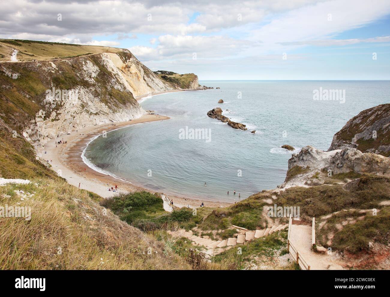 Man O' war Cove oder man of war Bay Strand an der Dorset Küste mit Klippen Sand Meer. Stockfoto