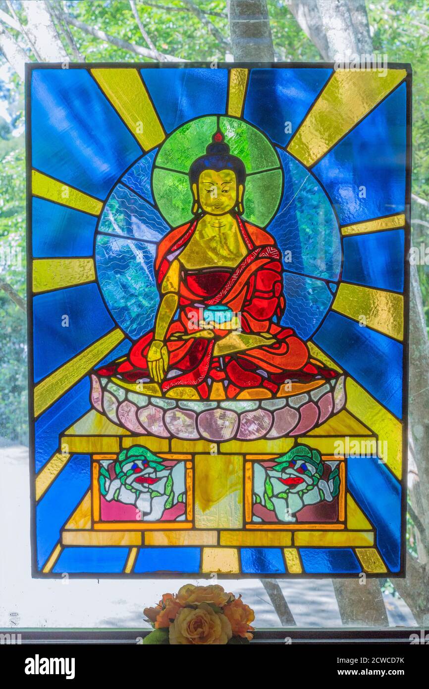 Eudlo, Queensland, Australien. Eine der Formen der buddhistischen Gottheit Tara . Fotografiert am Chenrezig-Institut, einem Zentrum für buddhistische Studien, m Stockfoto
