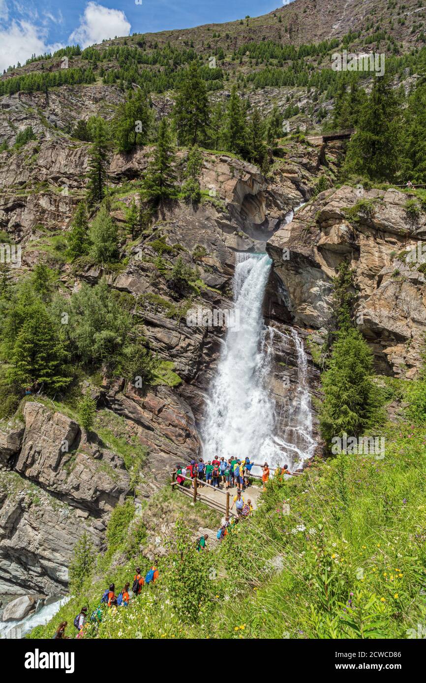 In der Nähe von Cogne, Valle d'Aosta, Italien. Lillaz Wasserfall (Cascate di Lillaz) in den Parco Nazionale del Gran Paradiso (Nationalpark Gran Paradiso). Stockfoto