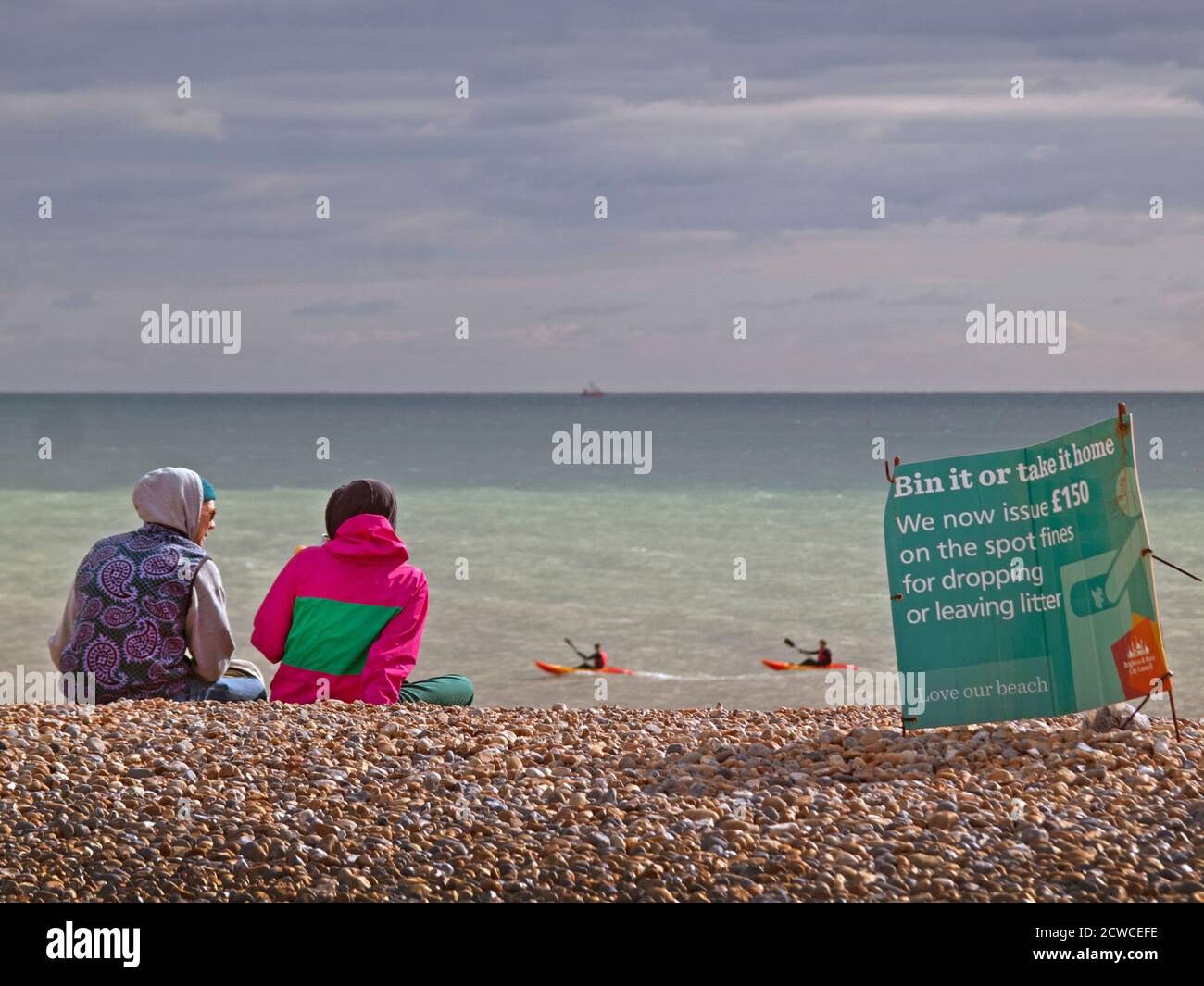 Ein heller Wintertag am Strand von Brighton Stockfoto
