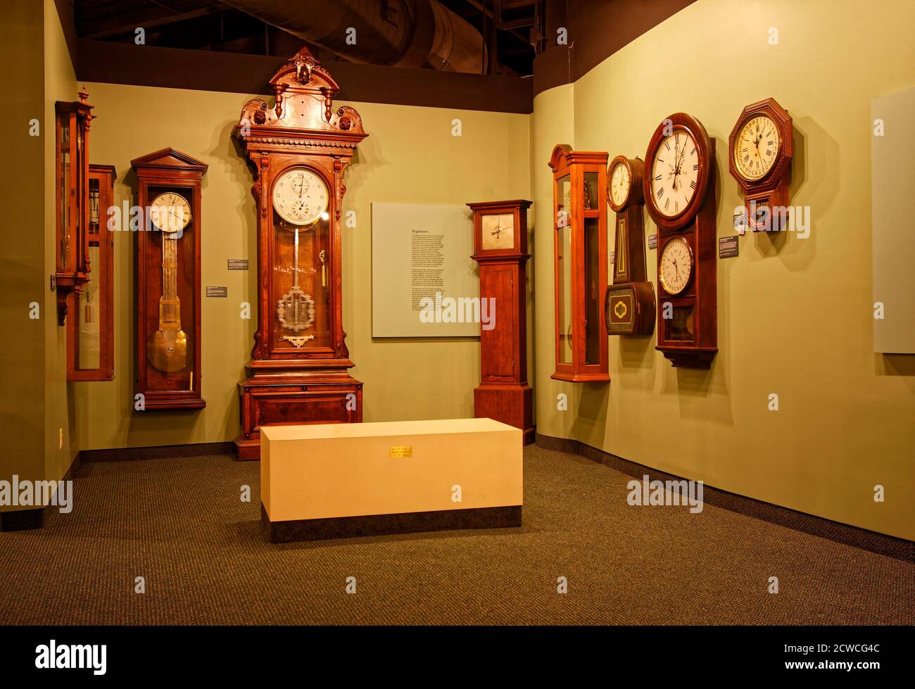 National Watch & Clock Museum, Regulators Display, Pendelbewegung, Holzgehäuse, Zeitmesser, Ausstellung, Lancaster County, Pennsylvania, Columbia, PA Stockfoto