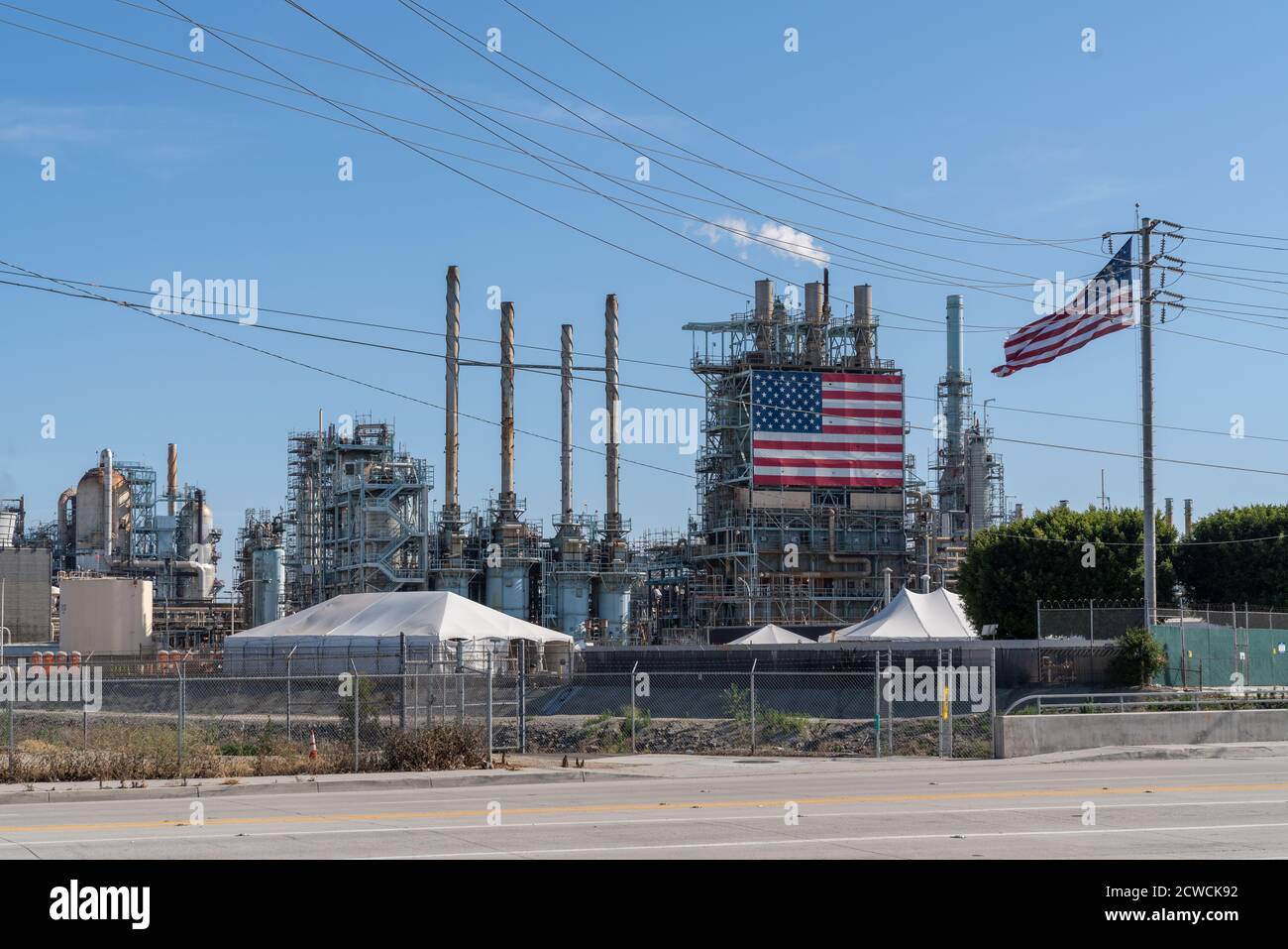 LONG BEACH, USA - 25. Mai 2020: Die Raffinerie Los Angeles von Marathon Petroleum ist die größte Raffinerie an der Westküste mit einem Rohöl-Capacit Stockfoto