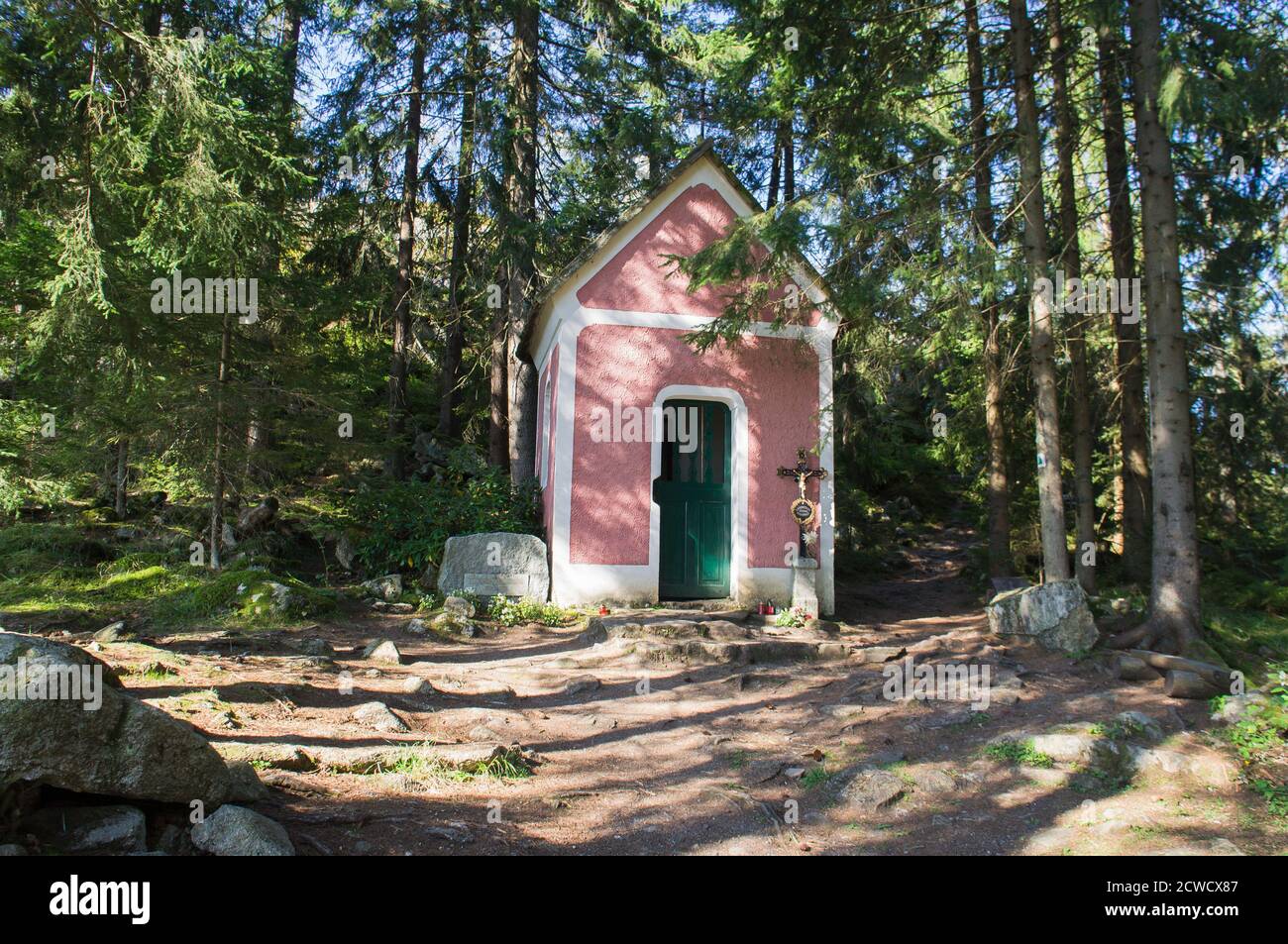 Die Kapelle des Heiligen Gunther von Böhmen unter dem Breznik-Paek in Hartmanice - Dobra Voda, Region Pilsen, Tschechische Republik, 15. September 2020. (CTK-Foto/Lib Stockfoto
