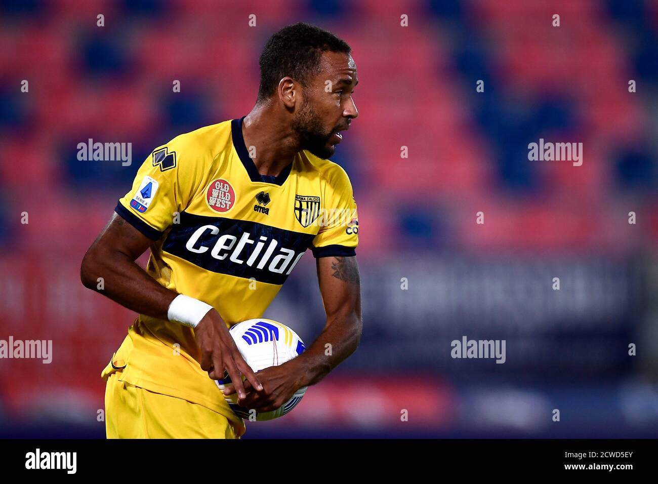 Bologna, Italien - 28 September, 2020: Hernani Jr von Parma Calcio feiert nach einem Tor während der Serie EIN Fußballspiel zwischen Bologna FC und Parma Calcio. FC Bologna gewann 4-1 gegen Parma Calcio. Kredit: Nicolò Campo/Alamy Live Nachrichten Stockfoto