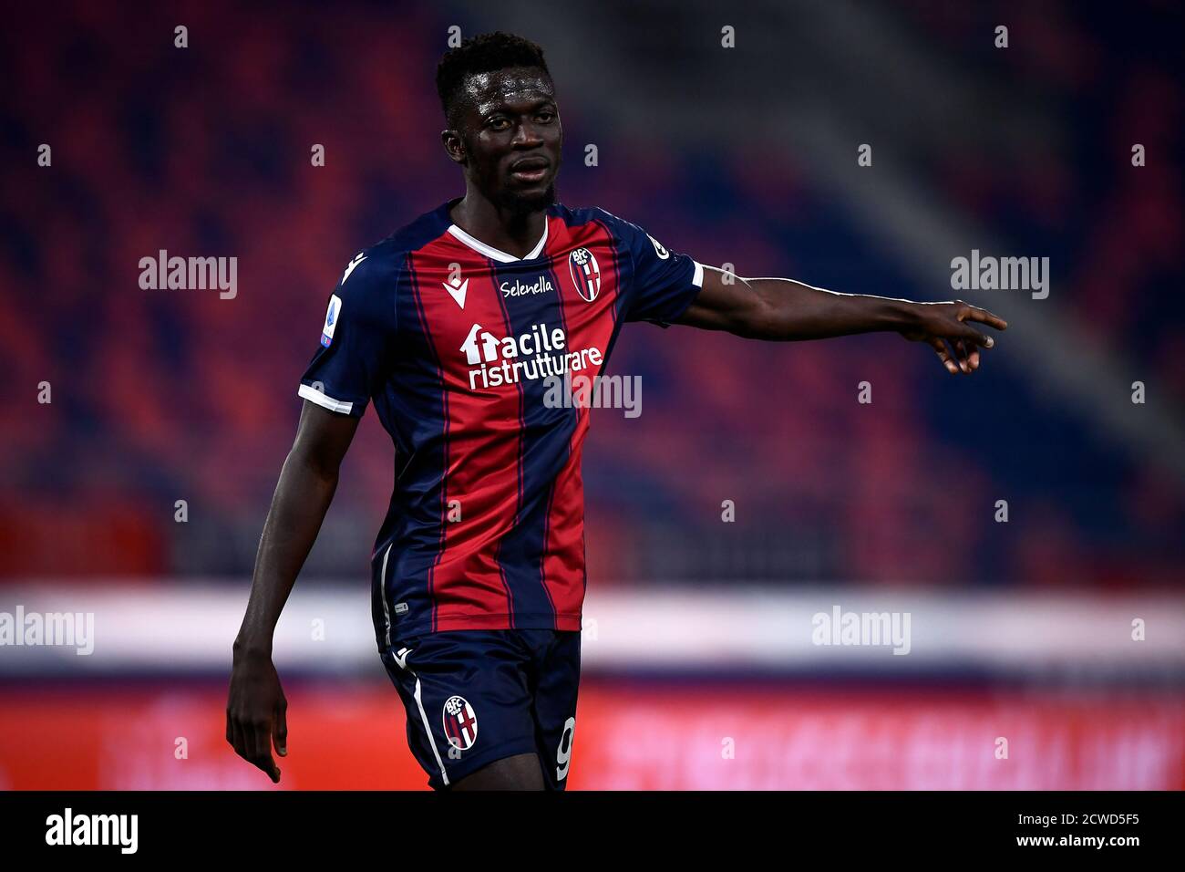 Bologna, Italien - 28. September, 2020: Musa Barrow von Bologna FC Gesten während der Serie A Fußballspiel zwischen Bologna FC und Parma Calcio. FC Bologna gewann 4-1 gegen Parma Calcio. Kredit: Nicolò Campo/Alamy Live Nachrichten Stockfoto