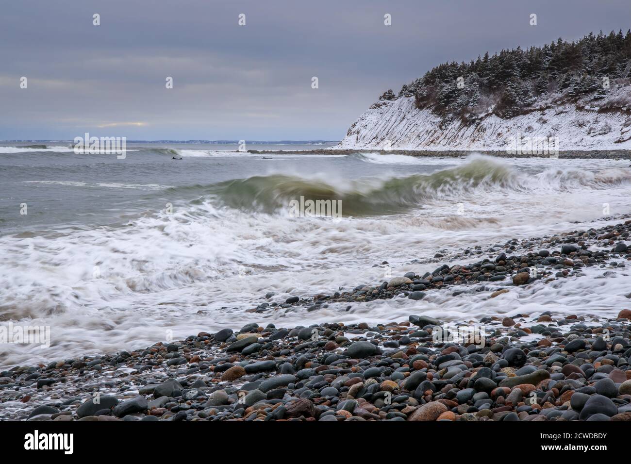 Planschende Wellen am Lawrencetown Beach, Nova Scotia, Kanada Stockfoto