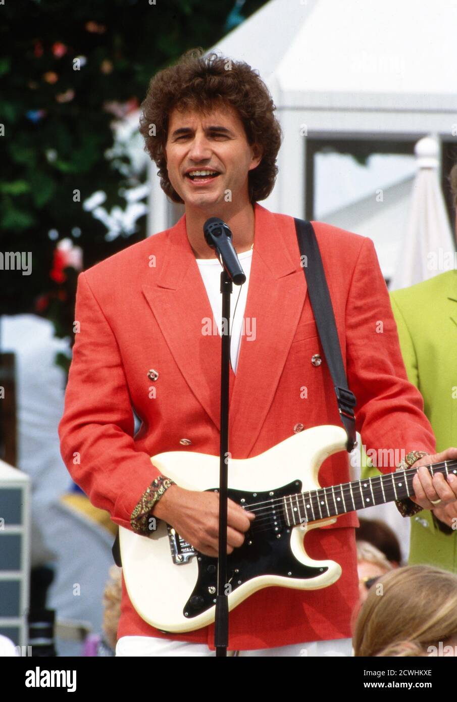 ZDF Fernsehgarten, Sonntag-Unterhaltungsshow, Sendung vom 3. Juli 1994, Gaststar: Sänger ? Stockfoto