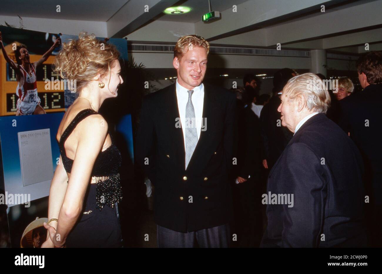 ARD Sportgala 1992, Abendveranstaltung am 13. Dezember 1992, mit dabei: Heike Henkel, Ehemann Rainer, Sportfunktionär und Unternehmer Willi Daume Stockfoto