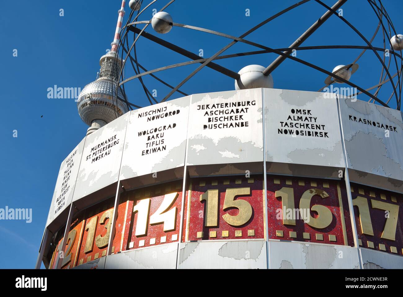 Berlin, Deutschland, Deutschland, Hauptstadt, Hauptstadt, ,Gebäude, Uhr, Uhr, Designer Erich John, Urania-Weltzeihr, Weltzeituhr, Stockfoto