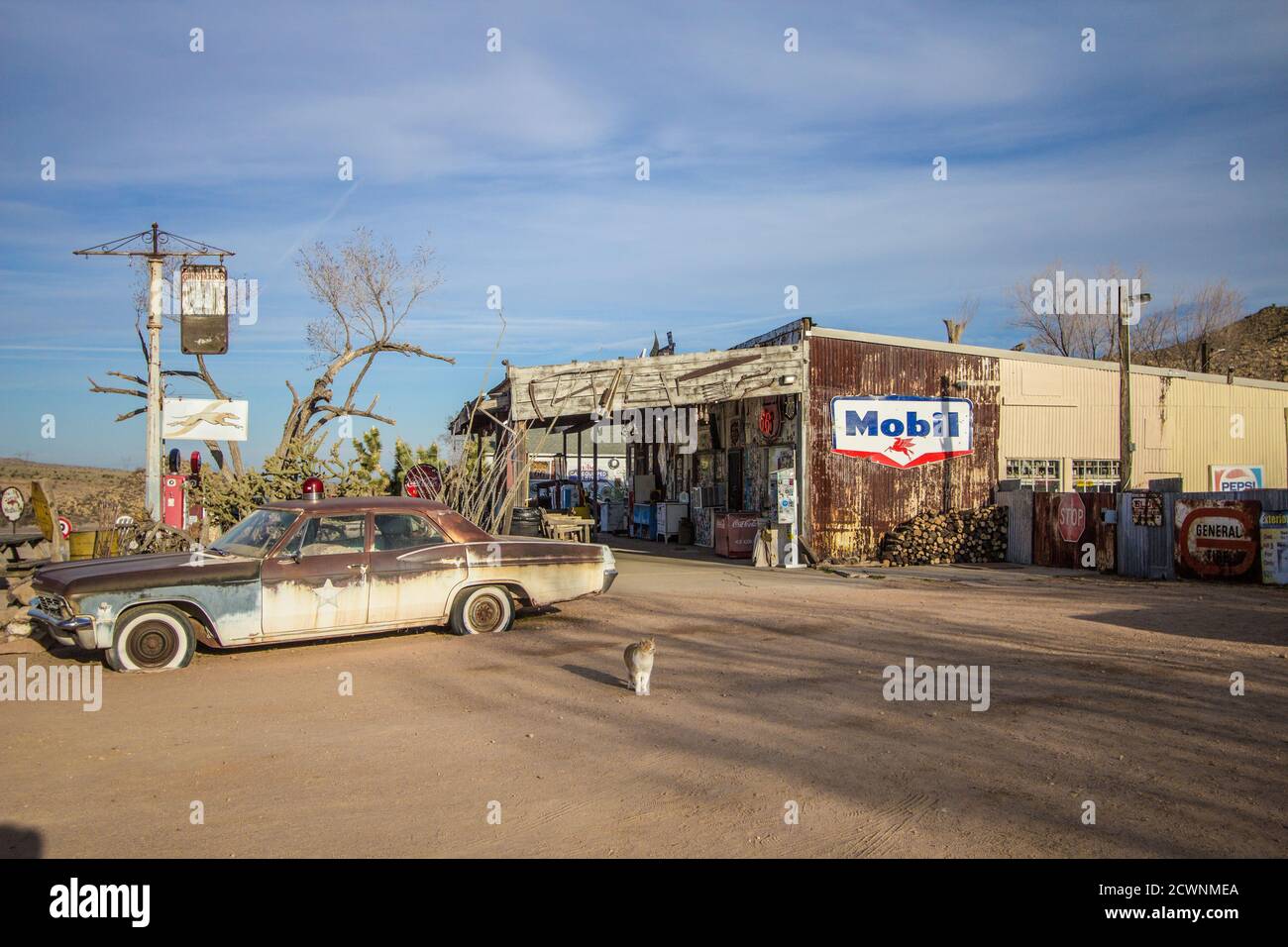 Außenansicht des historischen Hackberry General Store in Arizona. Der Laden ist ein beliebter Stop und Fotostopp auf der historischen Route 66 in Arizona. Stockfoto