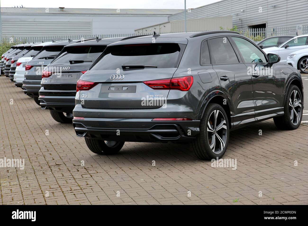 Brandneu unverkaufte Audi Autos im Autohaus Stockfoto