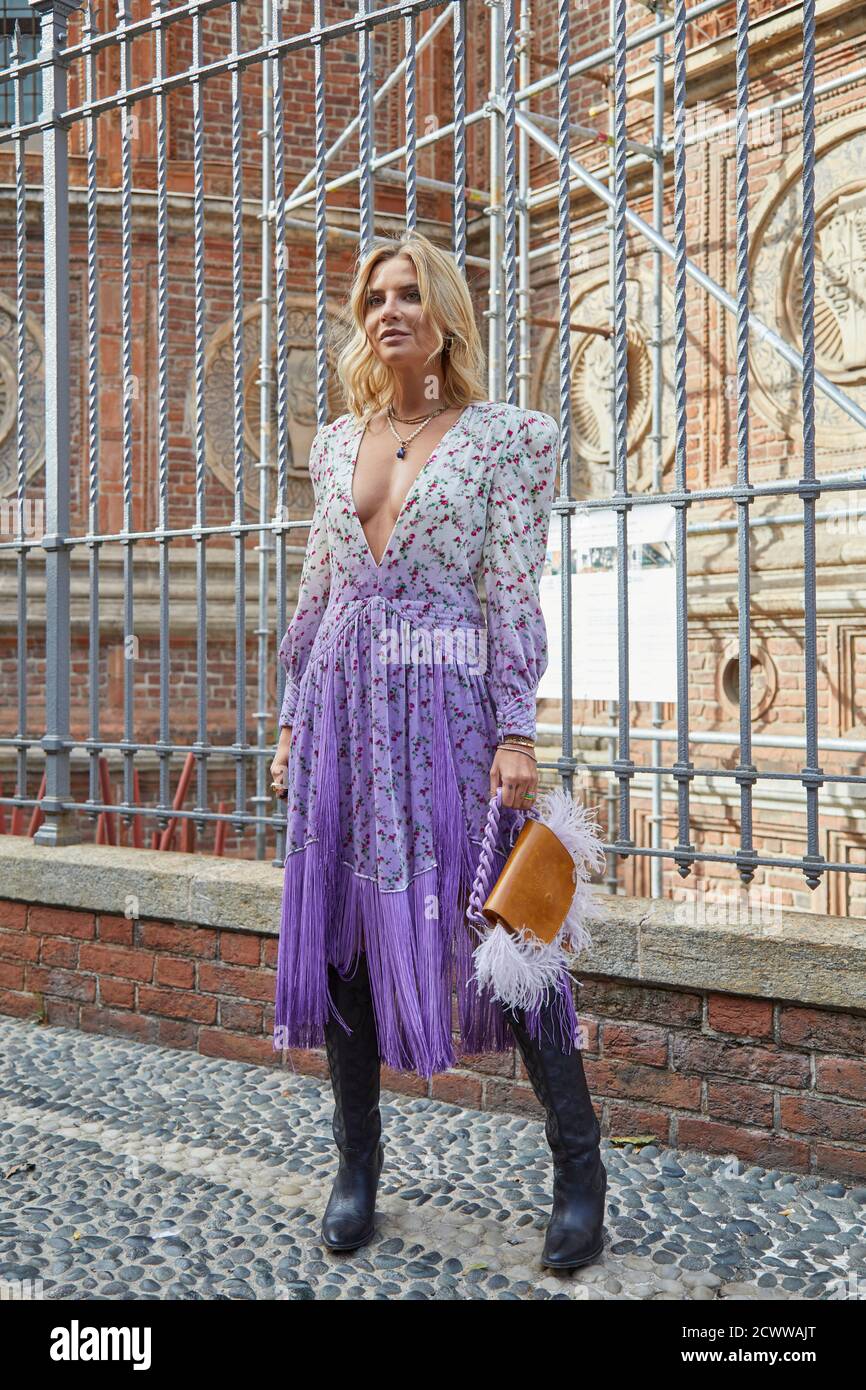 MAILAND, ITALIEN - 26. SEPTEMBER 2020: Veronica Ferraro vor der Philosophy Fashion Show, Milan Fashion Week Street style Stockfoto