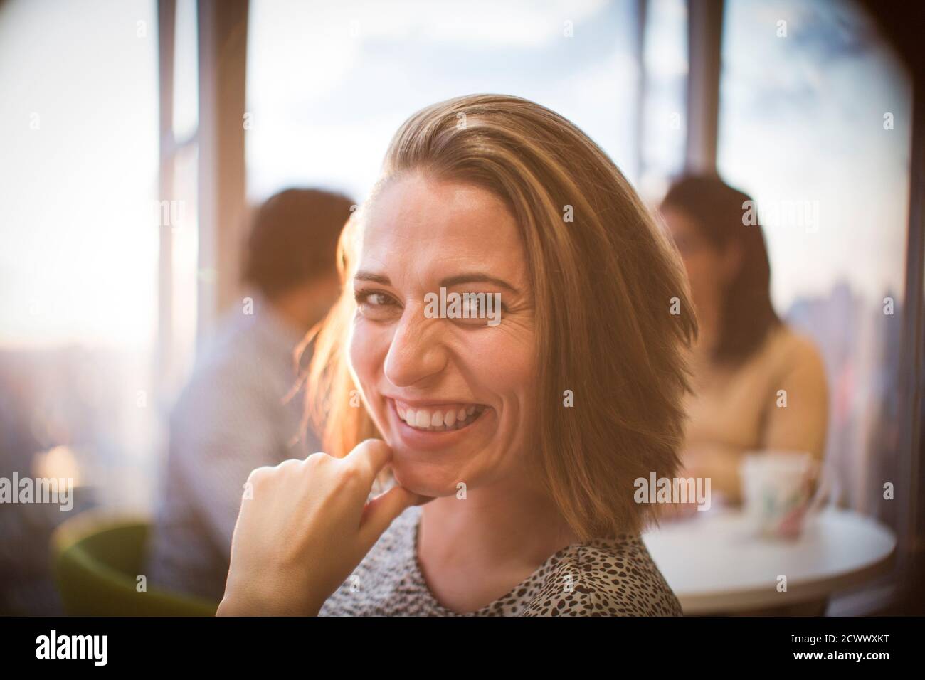 Porträt glücklich lächelnd Geschäftsfrau Stockfoto