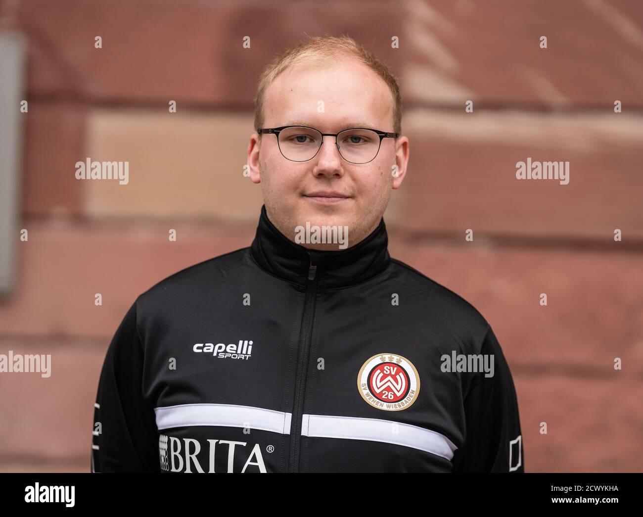 Wiesbaden, Deutschland. September 2020. Teamfoto des 3. Spartenklubs SV Wehen Wiesbaden vor dem Jagdschloss Platte am Stadtrand von Wiesbaden: Analyst und Scout Philipp Gründler. Kredit: Frank Rumpenhorst/dpa/Alamy Live Nachrichten Stockfoto