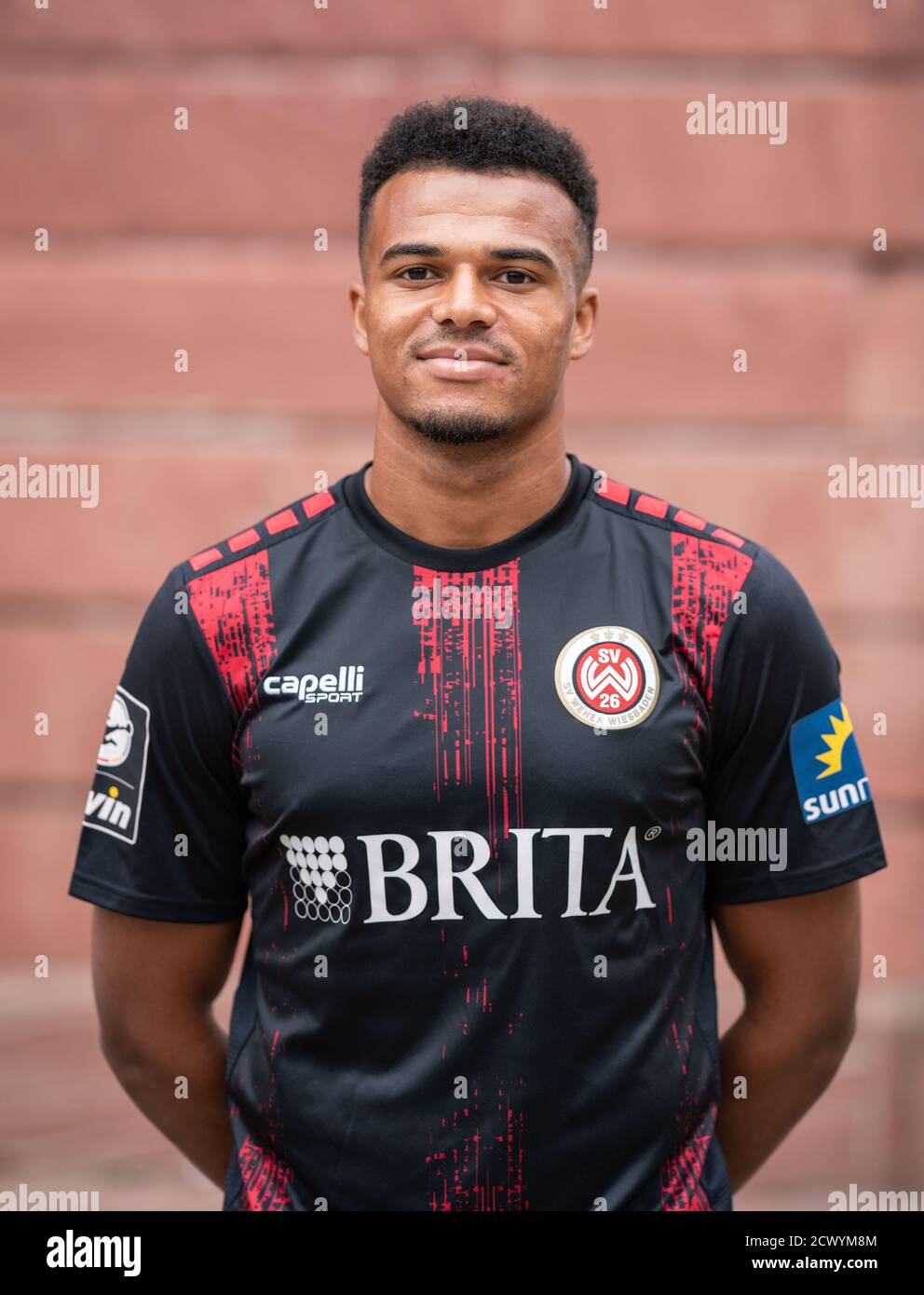 Wiesbaden, Deutschland. September 2020. Teamfoto des 3. Bundesligisten SV Wehen Wiesbaden vor der Jagdschloss Platte am Stadtrand von Wiesbaden: Obere Reihe von links: Marvin Ajani. Kredit: Frank Rumpenhorst/dpa/Alamy Live Nachrichten Stockfoto