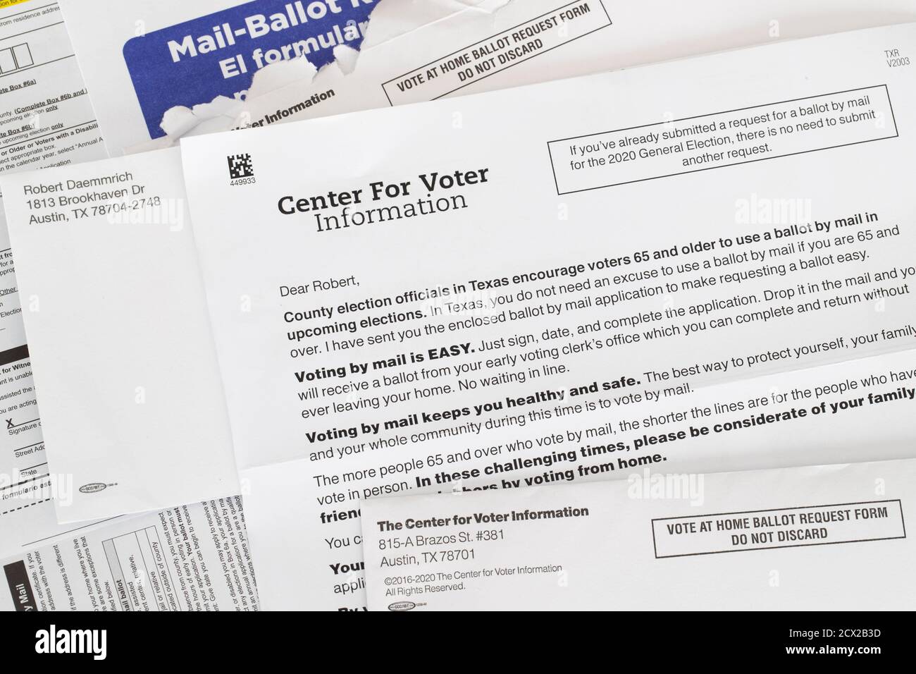 Austin, Texas, USA. September 2020. Mailings von der Non-Profit-, Non-Partisan Center for Voter Information ermutigen einen Bewohner von Austin, TX, per Post bei der bevorstehenden Parlamentswahl am 3. November zu wählen. Weitere Untersuchungen zeigen, dass die bundesweite Organisation Teil eines linksgerichteten demokratischen Bemühens ist, die Wahlbeteiligung zu erhöhen. Quelle: Bob Daemmrich/ZUMA Wire/Alamy Live News Stockfoto