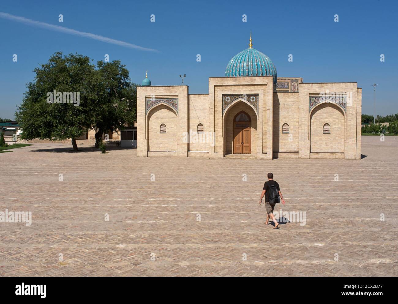 Der älteste Koran der Welt, der Osmanische Koran, ist in diesem Gebäude untergebracht. Khast Imam-Platz, Taschkent, Usbekistan Stockfoto