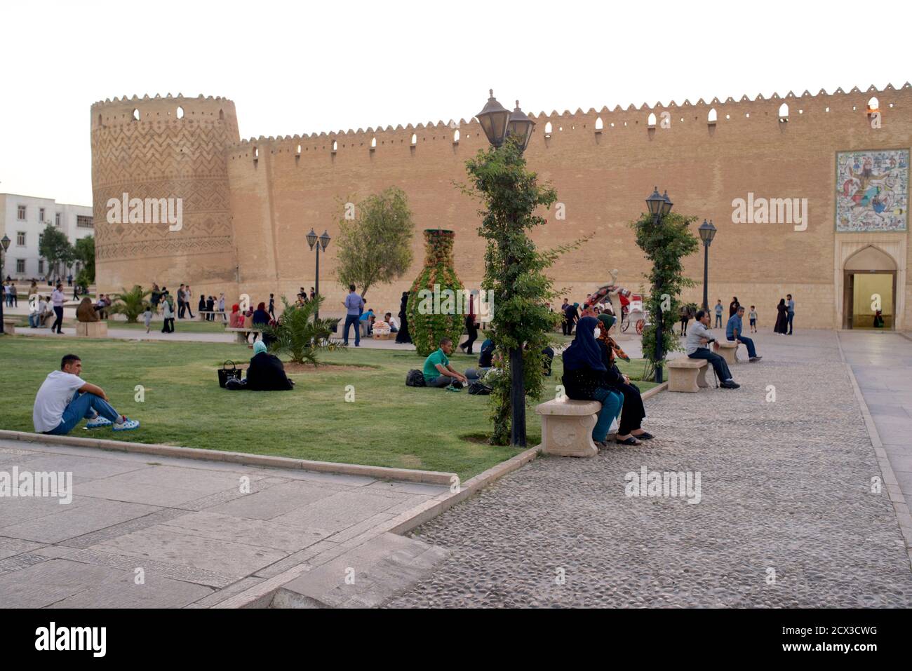 Öffentliche Gärten außerhalb der Zitadelle von Karim Khan, Shiraz, Iran. ARG-e Karim Khan Stockfoto