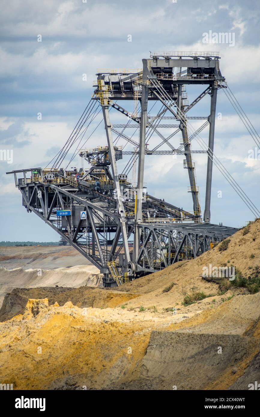 Bergbaumaschinen im Tagebau Welzow-Süd in der Lausitz, Deutschland 2020. Stockfoto