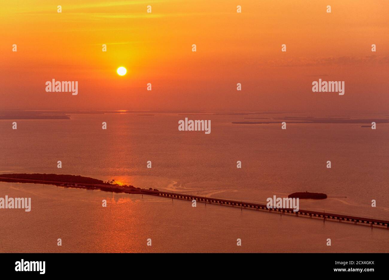 USA, Florida, Keys, Seven Miles Bridge bei Sonnenuntergang Stockfoto