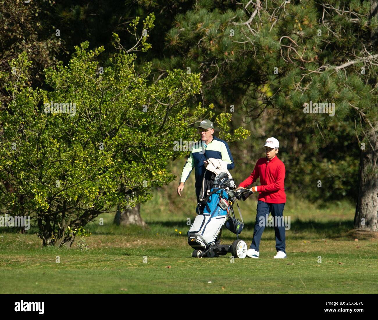 SWANSEA - WALES 27 SEP: Alexander Estridge tritt beim Junior European Open Regional Finals im Swansea Bay Golf Club in Swansea, UK auf dem 27. S an Stockfoto