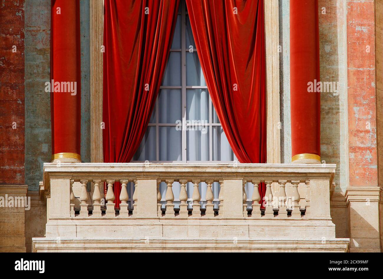Römische Vorhänge Stockfotos und -bilder Kaufen - Alamy