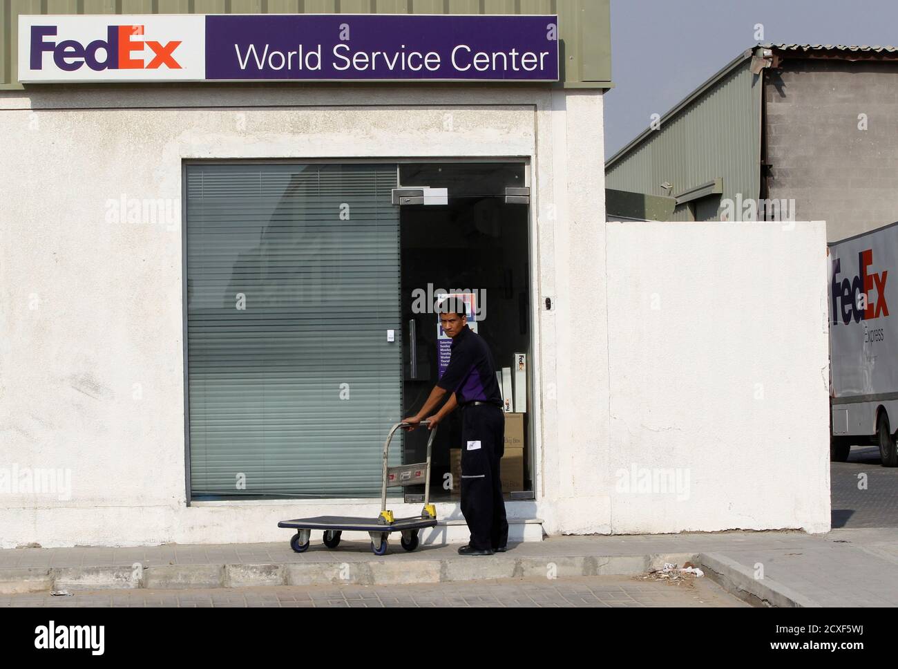 Ups Parcels Stockfotos Und Bilder Kaufen Seite 2 Alamy