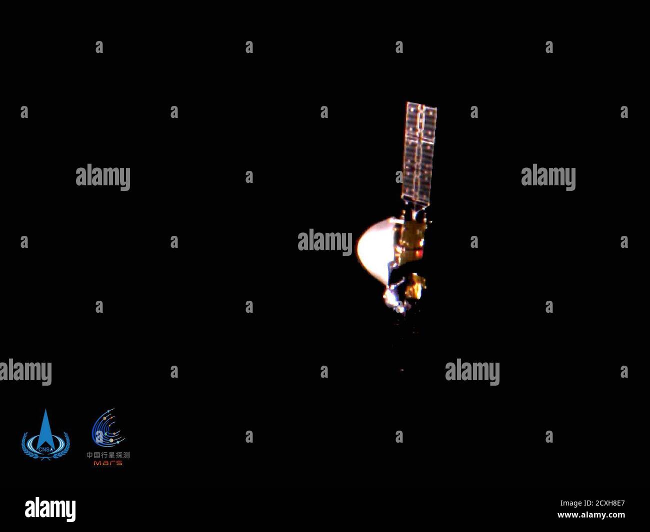 (201001) -- PEKING, 1. Oktober 2020 (Xinhua) -- die China National Space Administration (CNSA) veröffentlicht Mittelflugbilder der Mars-Sonde Tianwen-1, da der Nationalfeiertag des Landes mit dem Mid-Autumn Festival am 1. Oktober 2020 zusammenfällt. Es ist das erste Mal, dass Tianwen-1 Selfies gemacht hat. (China National Space Administration / Handout via Xinhua) Stockfoto
