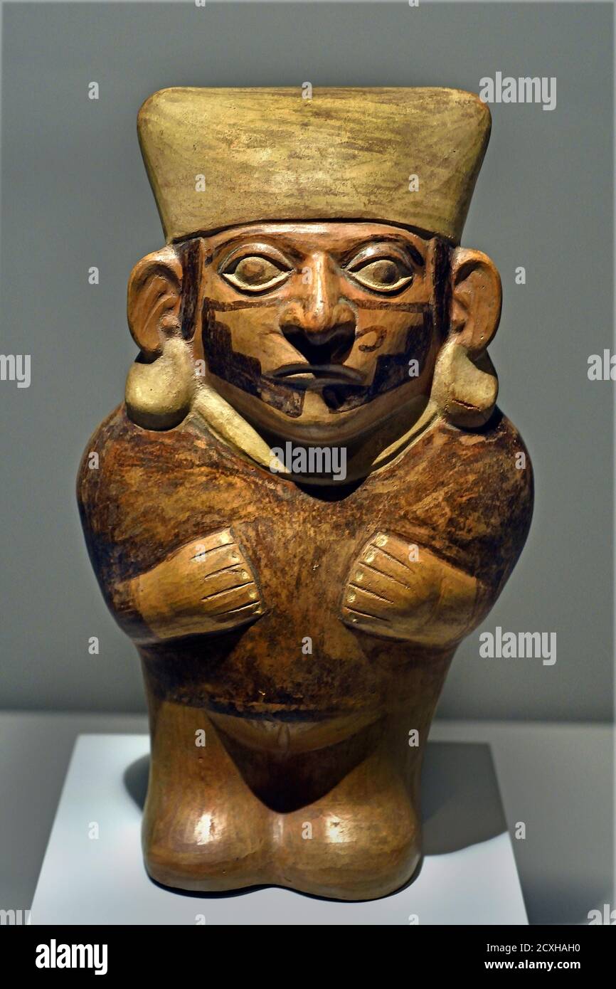 Adliger, Kultur Moche oder Mochica 100 AD - 700 AD. Keramik Sie lebten in Küstentälern im Norden Perus. Wie andere peruanische Kulturen bauten Bauern Kanäle, um ihre Ernte zu bewässern, (kriegerische Menschen und Krieger) Stockfoto