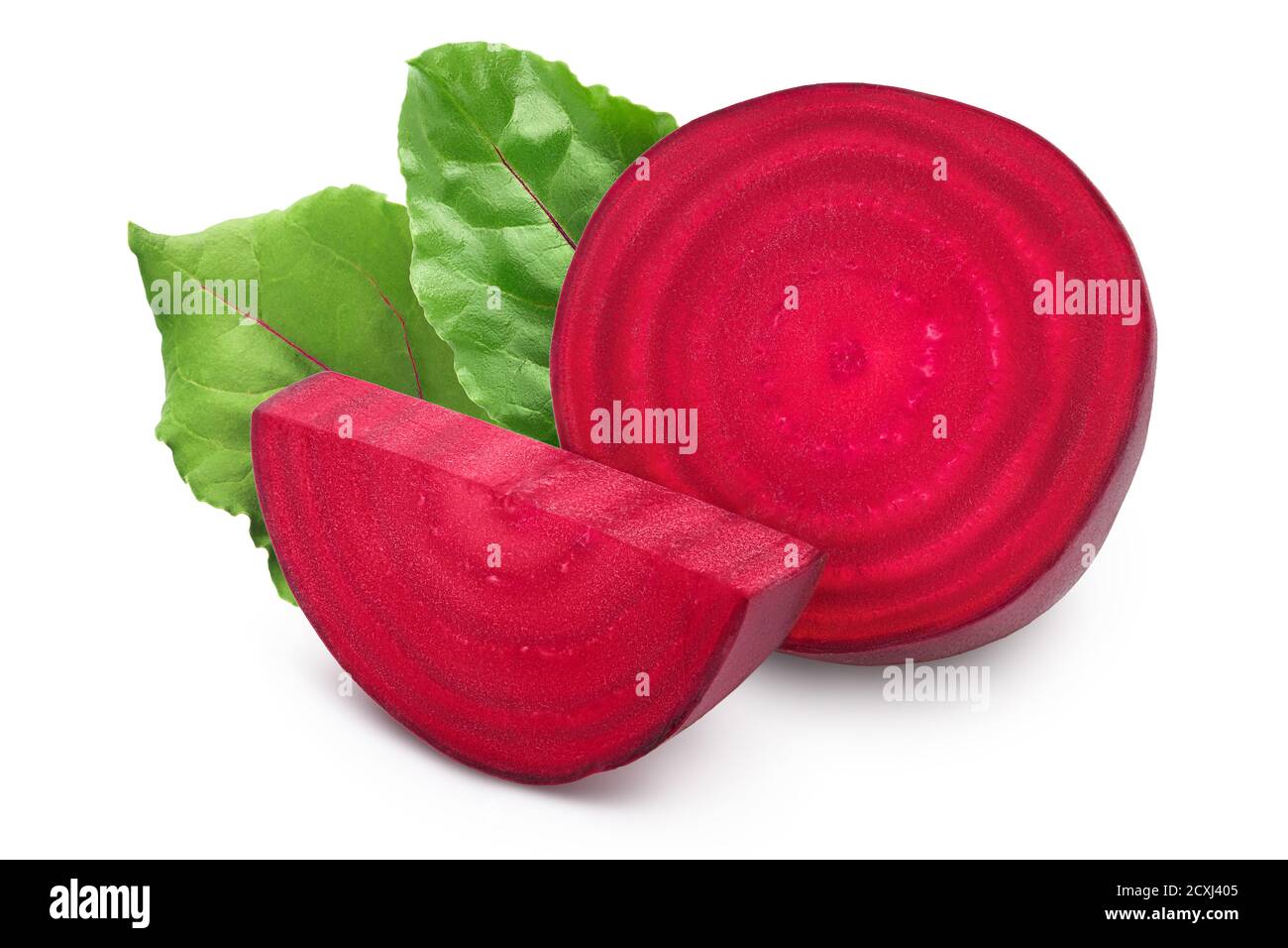 Rote Bete-Scheibe isoliert auf weißem Hintergrund mit Beschneidungspfad und voller Schärfentiefe Stockfoto