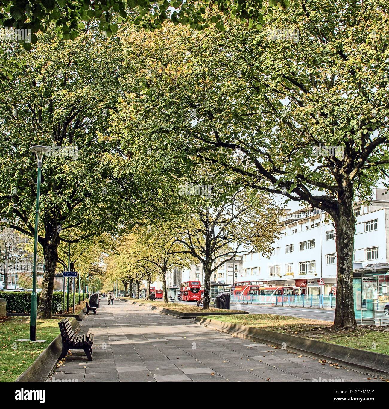 Foto-Illustration, die Blätter Gold mit der Annäherung an Herbst auf Plymouth Royal Parade. Jetzt Teil der Heritage Action Zone. Stockfoto