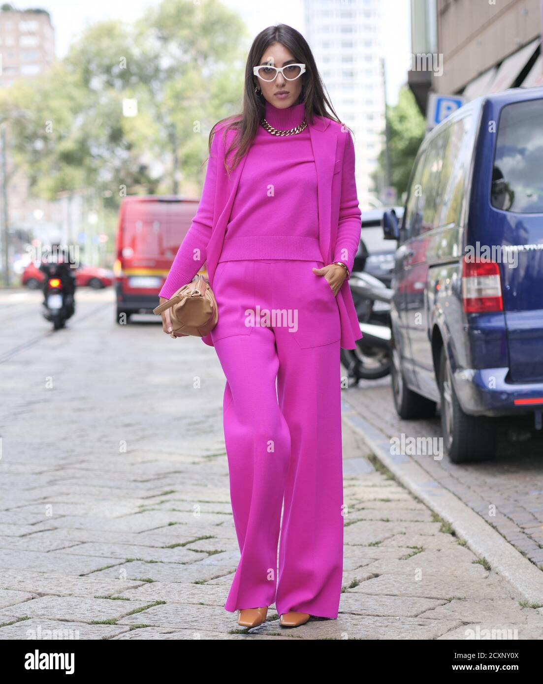 Fashion Blogger Ludovica Ragazzo Street style Outfit vor Simona Marziali Modenschau während der Milano Fashion Week Herbst/Winter 2020 Stockfoto