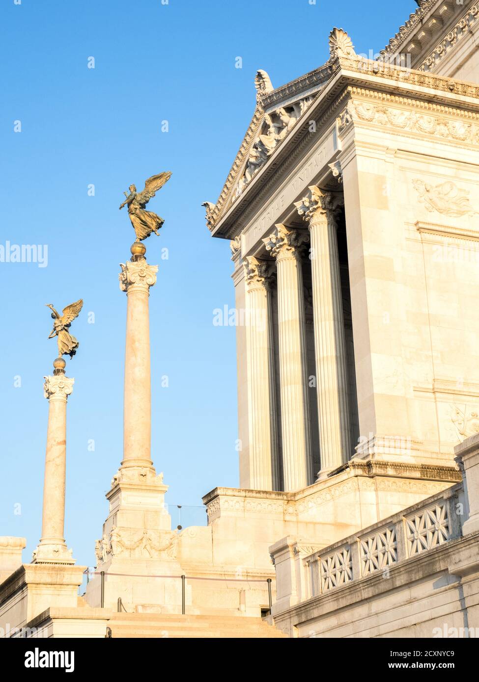 Das Viktor Emmanuel II Nationaldenkmal oder Vittoriano, ist das Vaterlandaltar Nationaldenkmal, das zu Ehren von Viktor Emmanuel II, dem ersten König eines Vereinigten Italien - Rom, Italien gebaut wurde. Stockfoto