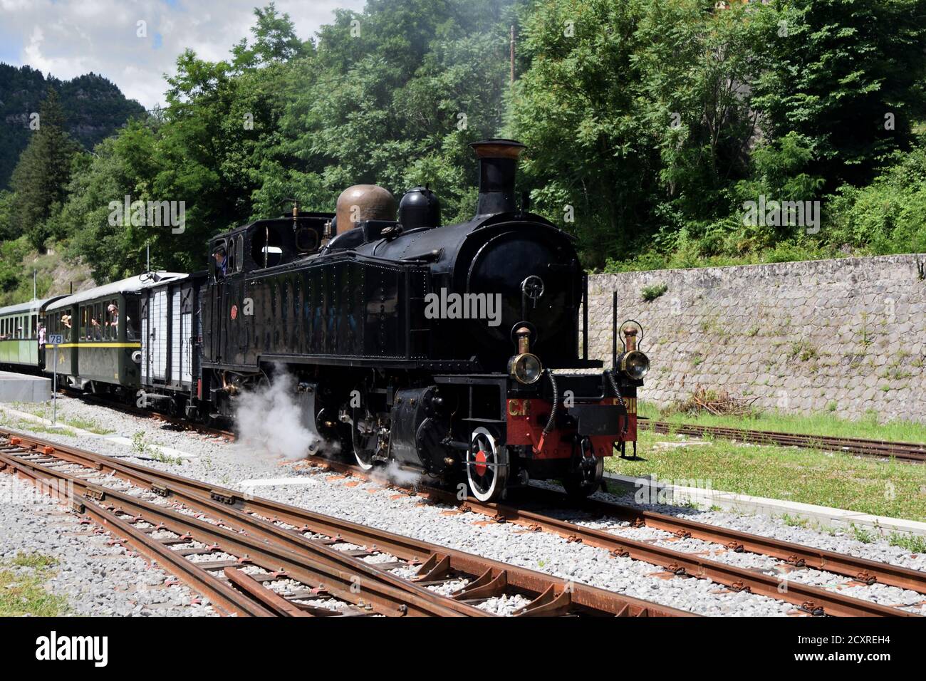 Dampfzug oder Zug des Pignes am Bahnhof In Annot Alpes-de-Haute-Provence Frankreich Stockfoto